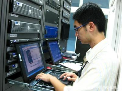 大學計算機專業(yè)就業(yè)選擇 網(wǎng)絡(luò)工程師與軟件工程師的深度解析